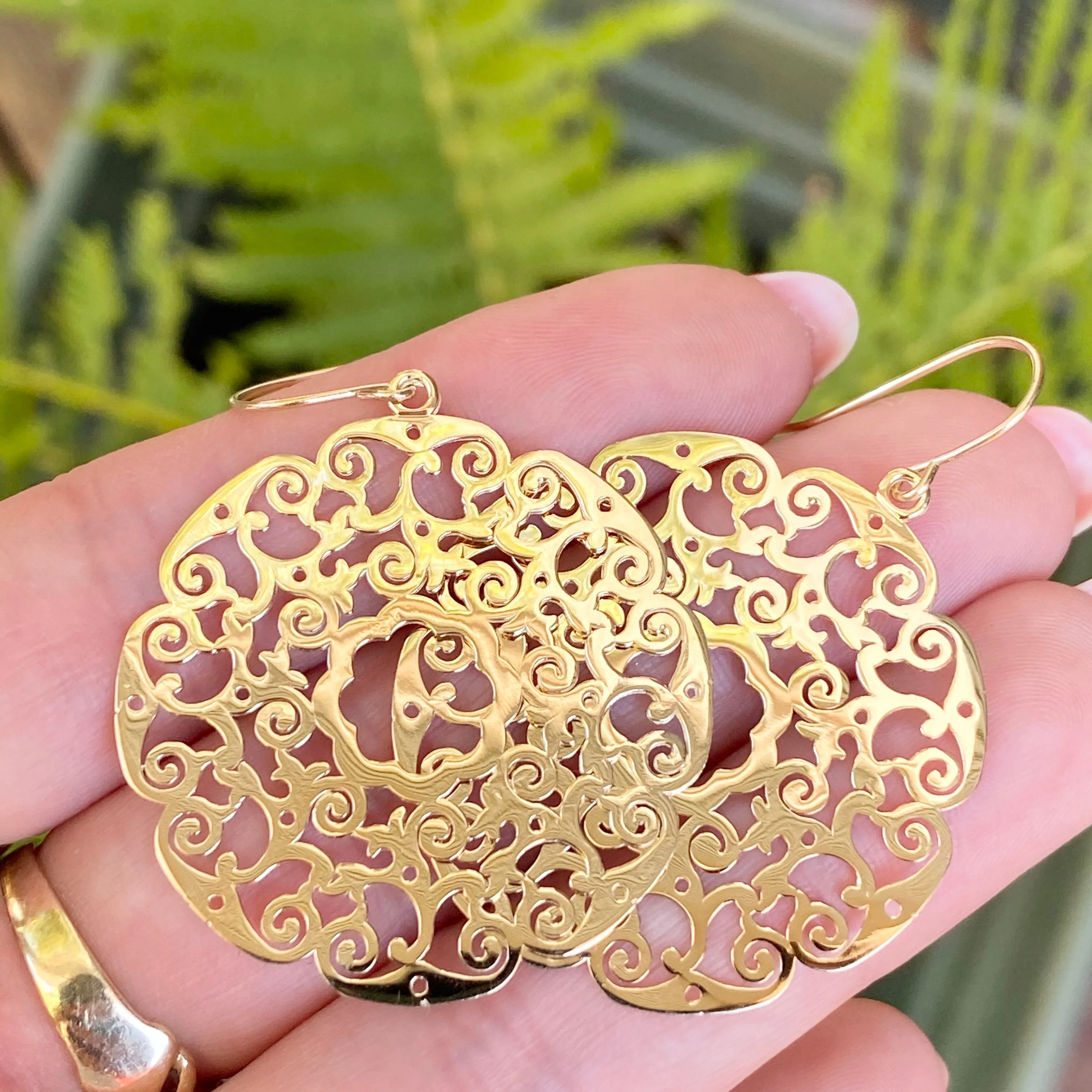 14KT Yellow Gold Lace Filigree Circle Dangle Earrings