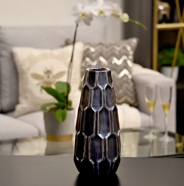 Ceramic Round Vase w/ Embossed Hexagonal Design SM/Silver