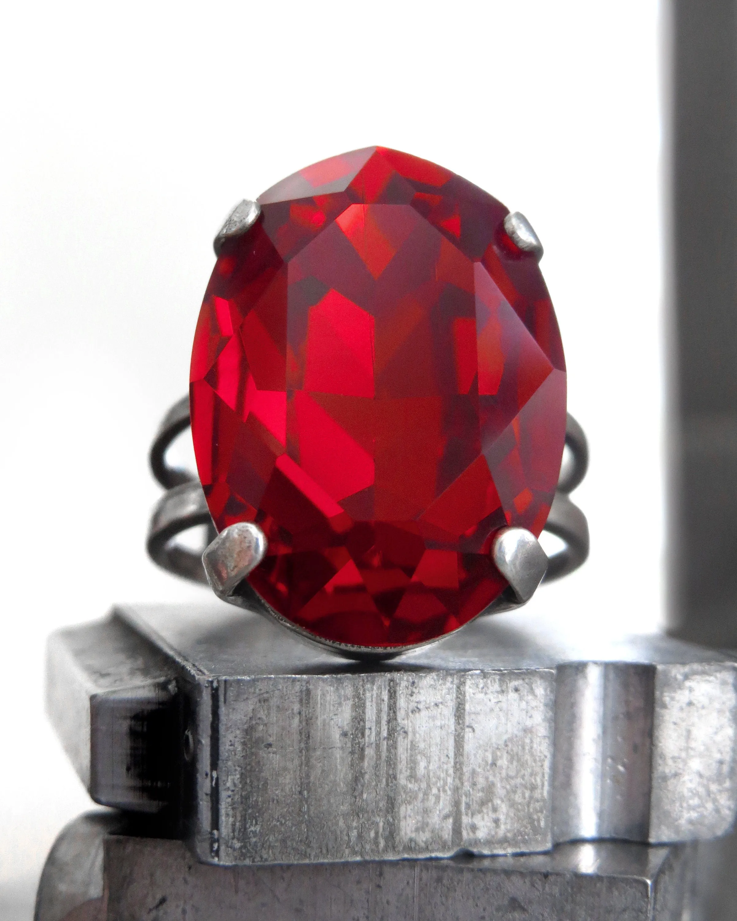 CROWN JEWEL - Oval Regal Red Crystal Ring