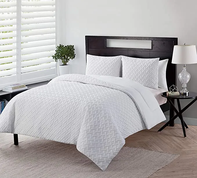 New Beautiful VCNY Home Nina Collection Comforter Soft & Cozy Bedding Set, Stylish Chic Design for Home Décor, Machine Washable, Full/Queen, Bright White