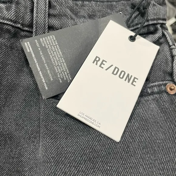 NWT RE/DONE 70’s Straight Worn Black with Rip Sz 25