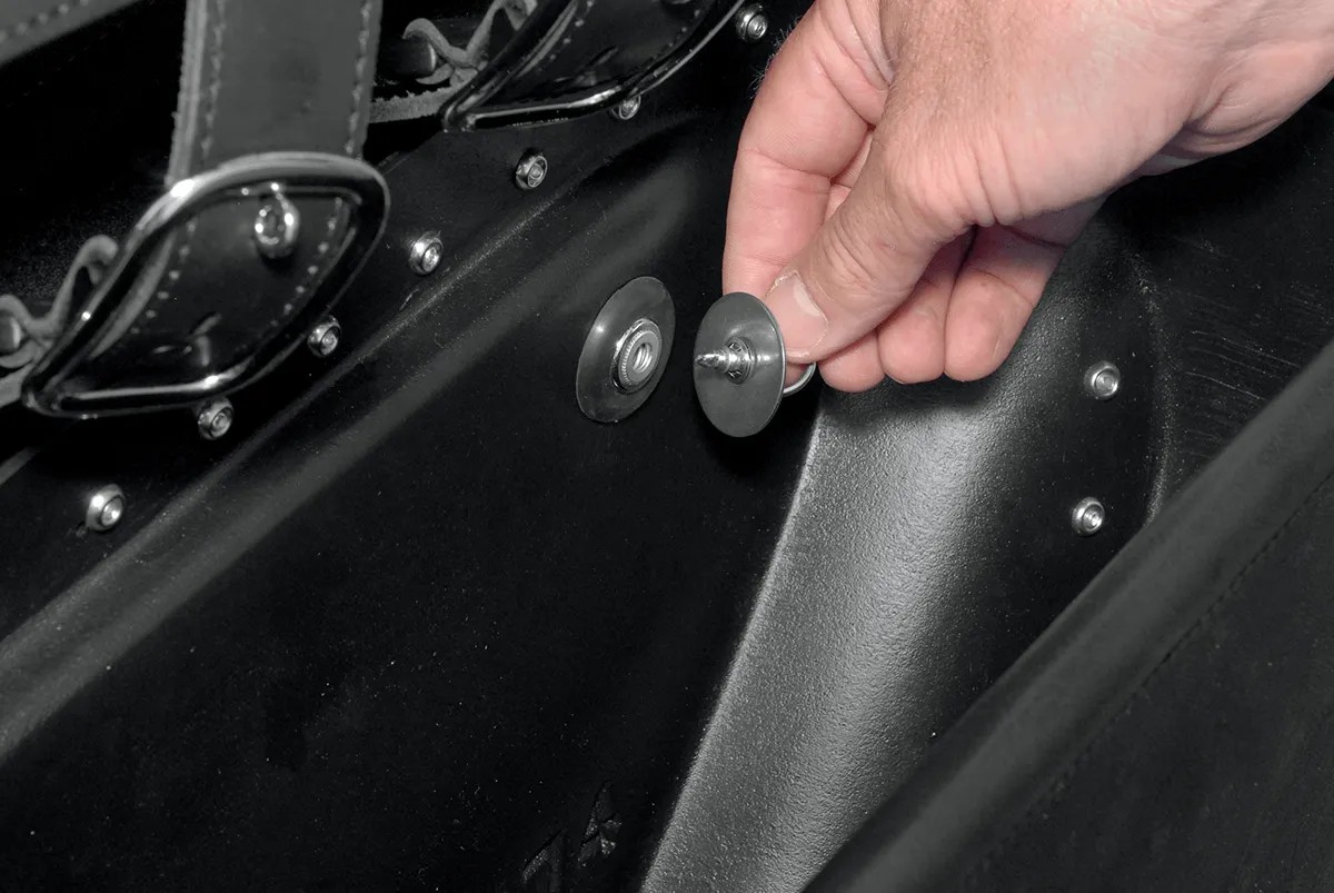 Saddlemen 2020-0421 S4 Saddlebag Strut-Mounted Turn Signal Relocation Kit