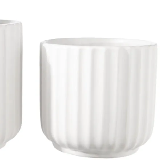 WHITE RIBBED PLANTERS